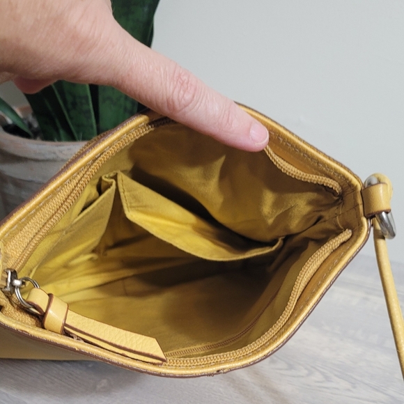 Fossil Vintage Butterfly Mustard Yellow Leather‎ Crossbody Purse Bag - Picture 6 of 7